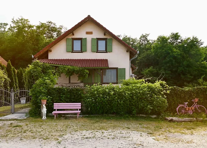 Rusztikus & -erdoterasz Vendeghaz Kehidakustány